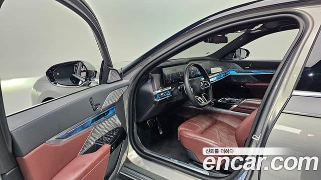 BMW 7 Series 2024 — Photo 20/31