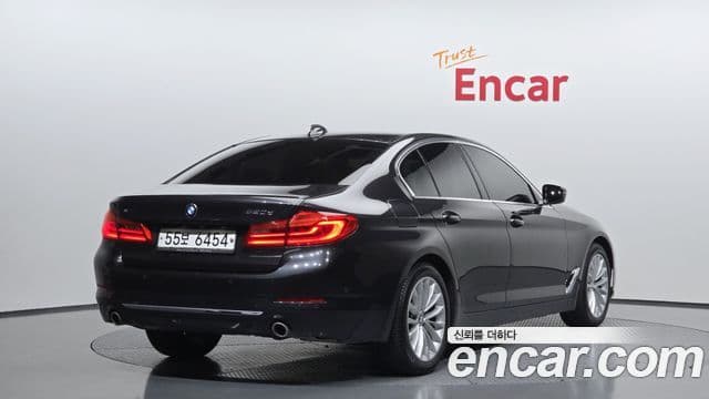 BMW 5 Series 2019 — Şəkil 2/20