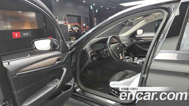 BMW 5 Series 2019 — Şəkil 10/20