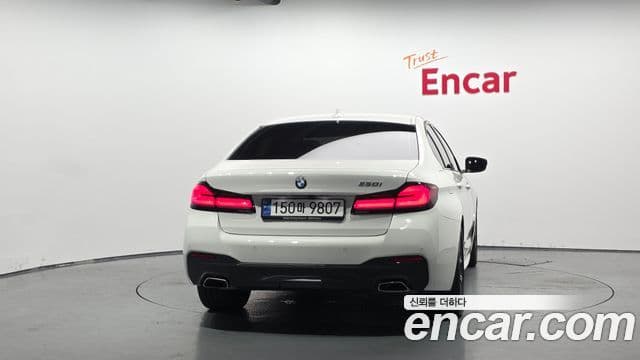 BMW 5 Series 2023 — ფოტო 4/20