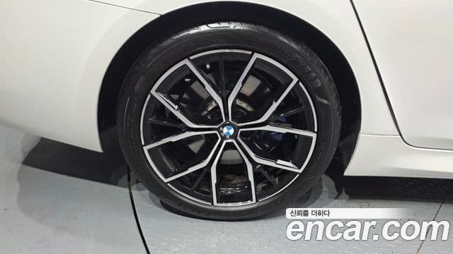 BMW 5 Series 2023 — ფოტო 5/20