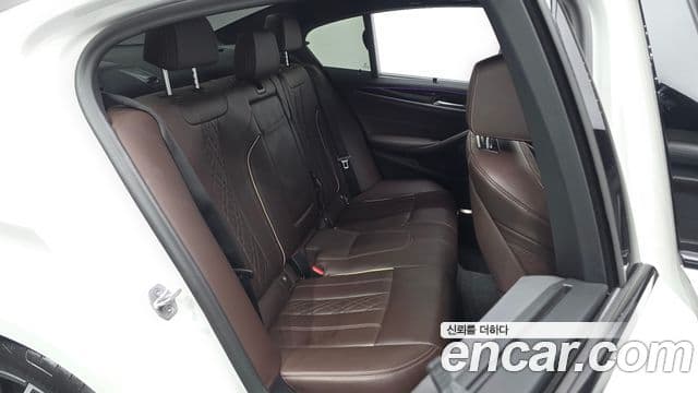 BMW 5 Series 2023 — ფოტო 11/20