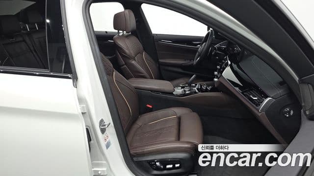 BMW 5 Series 2023 — ფოტო 6/32