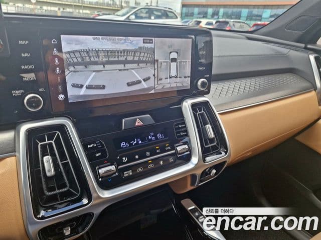 Kia Sorento 2020 — Şəkil 18/20