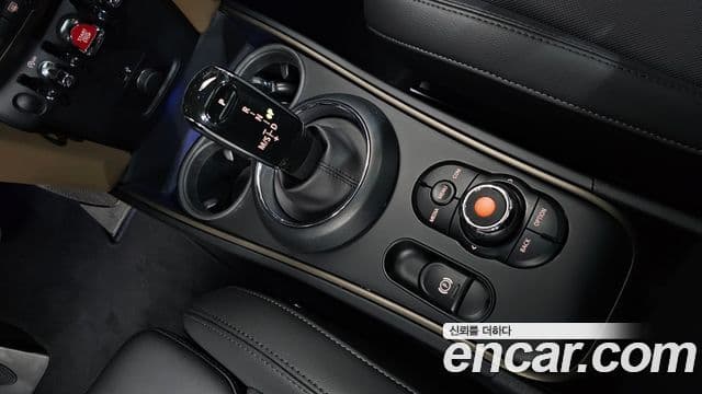 Mini Cooper D Countryman 2020 — ფოტო 9/20