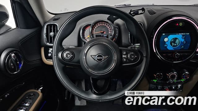 Mini Cooper D Countryman 2020 — ფოტო 13/20