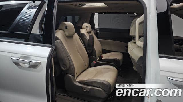 Kia Carnival 2021 — Фото 11/20