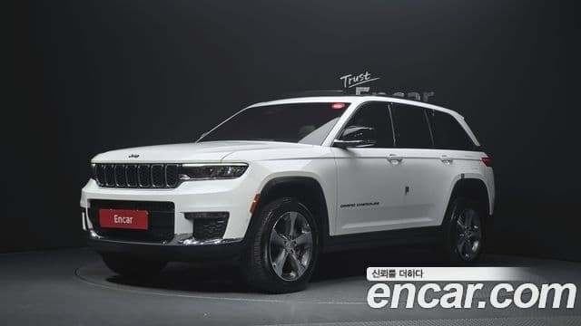 Jeep Grand Cherokee 2023 — Фото 1/20
