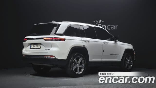 Jeep Grand Cherokee 2023 — Фото 2/20