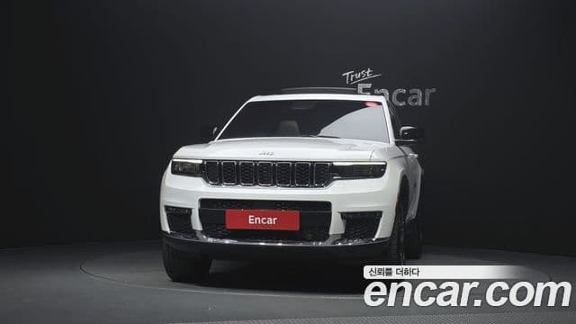 Jeep Grand Cherokee 2023 — Фото 3/20