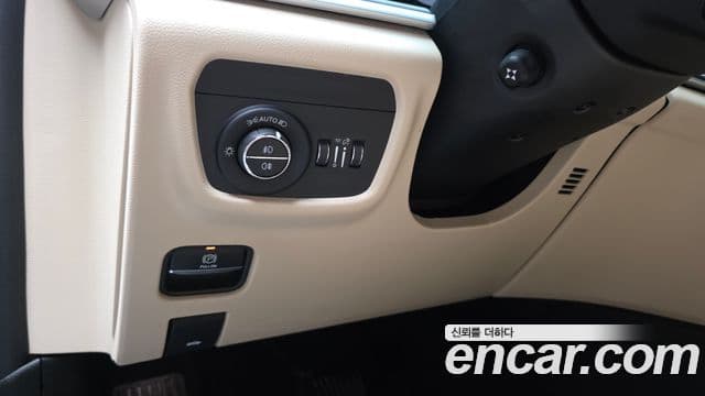 Jeep Grand Cherokee 2023 — Фото 16/20