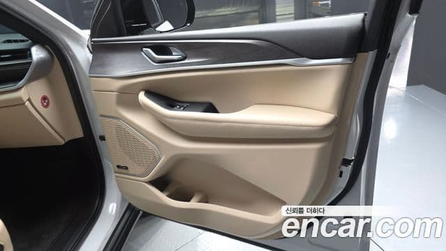 Jeep Grand Cherokee 2023 — Photo 20/34