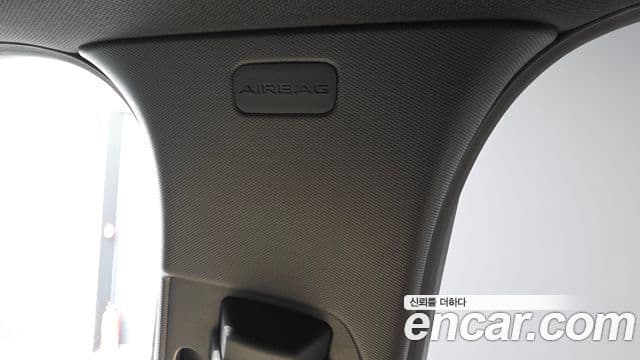Jeep Grand Cherokee 2023 — Photo 32/34