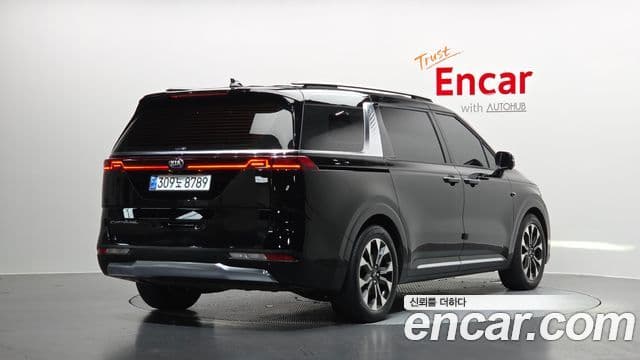 Kia Carnival 2021 — Фото 2/20