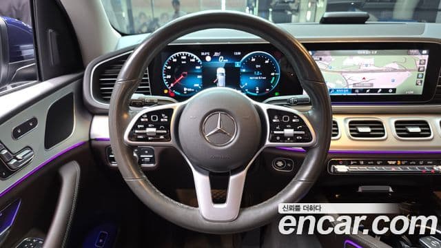 Mercedes-Benz GLE-Class 2020 — ფოტო 13/20