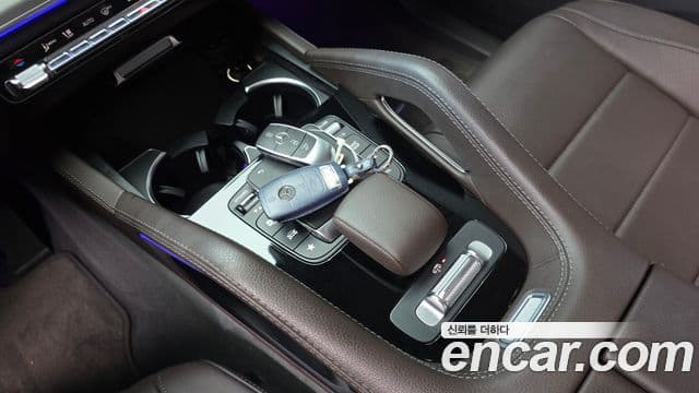 Mercedes-Benz GLE-Class 2020 — ფოტო 16/20