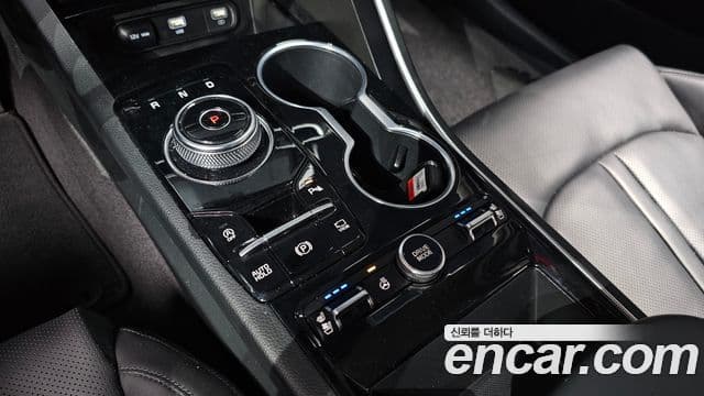 Kia K5 2023 — Şəkil 8/20