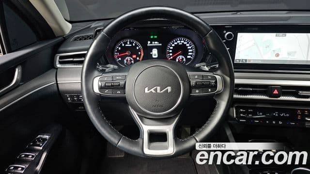 Kia K5 2023 — Şəkil 12/20
