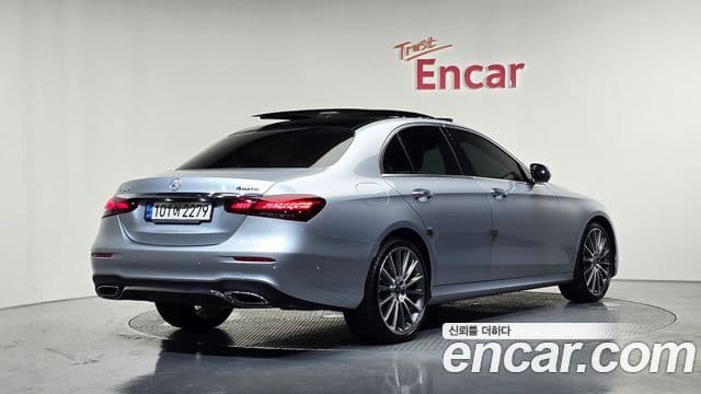 Mercedes-Benz E-Class 2022 — фото 2 из 20