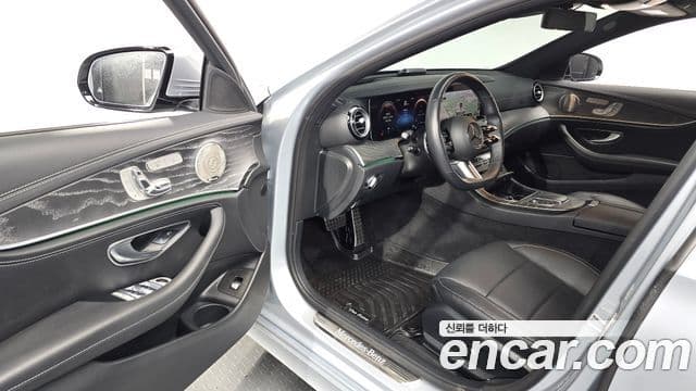 Mercedes-Benz E-Class 2022 — Şəkil 10/20