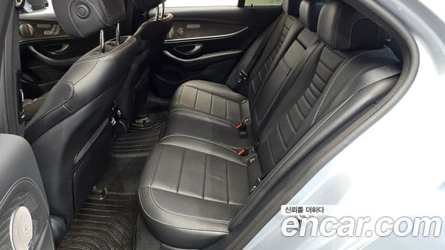 Mercedes-Benz E-Class 2022 — Şəkil 11/20