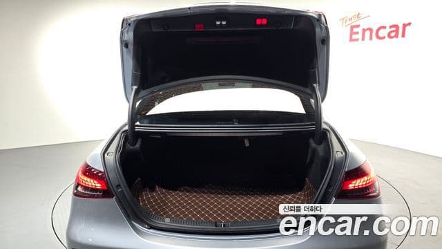 Mercedes-Benz E-Class 2022 — Şəkil 18/20