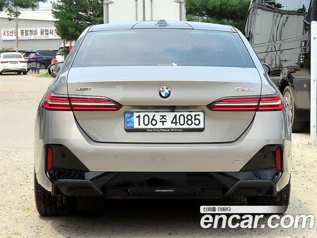 BMW 5 Series 2025 — ფოტო 4/20