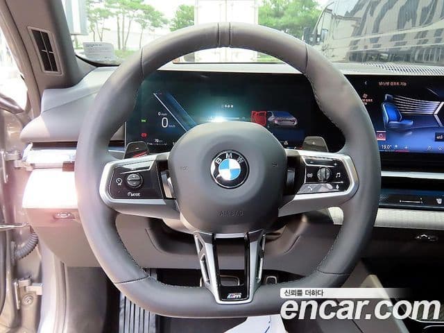 BMW 5 Series 2025 — ფოტო 7/20
