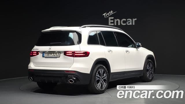 Mercedes-Benz GLB-Class 2024 — ფოტო 2/20