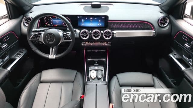 Mercedes-Benz GLB-Class 2024 — ფოტო 7/20