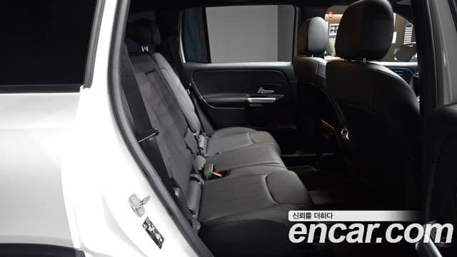 Mercedes-Benz GLB-Class 2024 — ფოტო 12/20