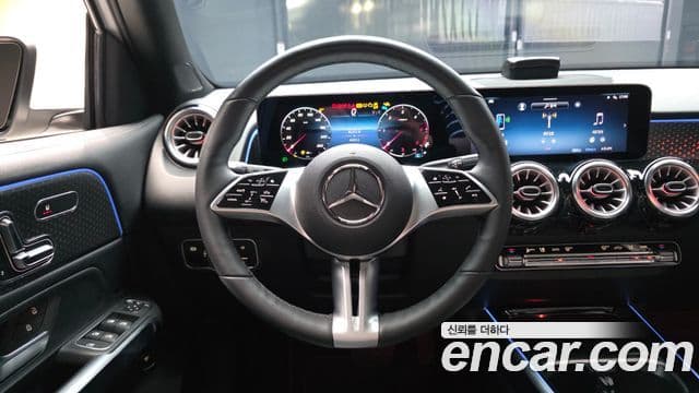 Mercedes-Benz GLB-Class 2024 — ფოტო 13/20