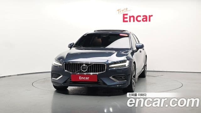 Volvo S60 2023 — Фото 3/20