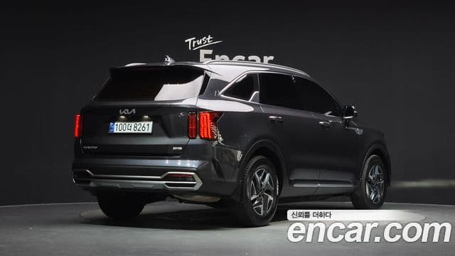 Kia Sorento 2023 — ფოტო 2/20