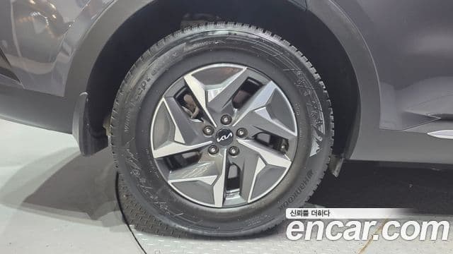 Kia Sorento 2023 — ფოტო 5/20