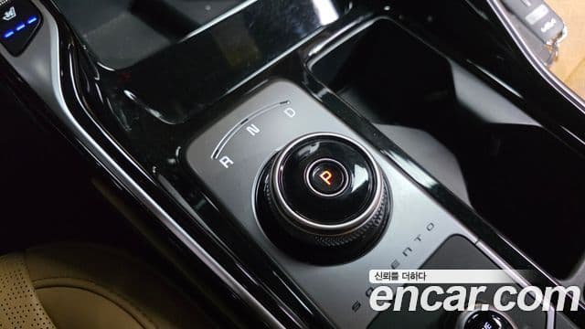 Kia Sorento 2023 — ფოტო 9/20