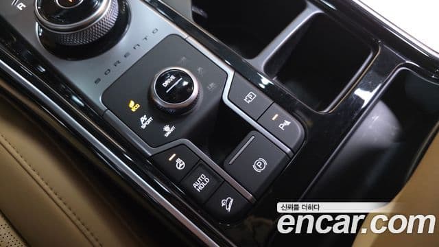 Kia Sorento 2023 — ფოტო 19/20