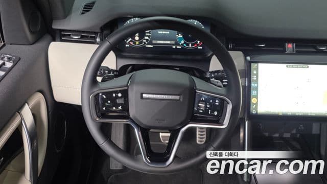 Land Rover Discovery Sport 2025 — Photo 16/38