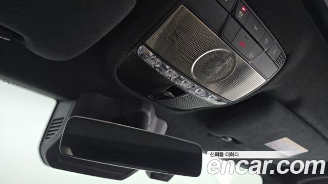 Mercedes-Benz G-Class 2021 — Photo 1/32