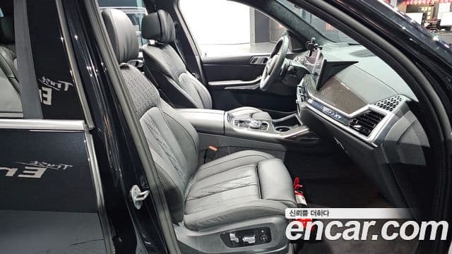 BMW X7 2025 — Photo 28/35