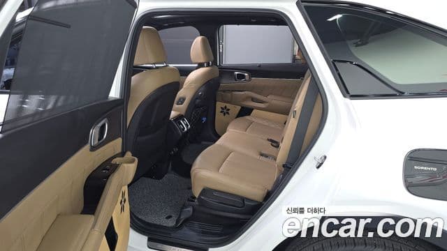 Kia Sorento 2023 — Фото 11/20