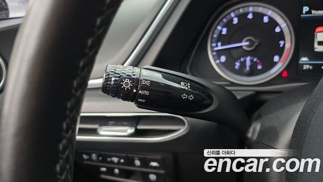 Hyundai Sonata Hybrid 2021 — Şəkil 11/30