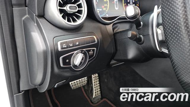 Mercedes-Benz C-Class 2019 — ფოტო 15/20