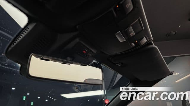 Mercedes-Benz C-Class 2019 — ფოტო 19/20