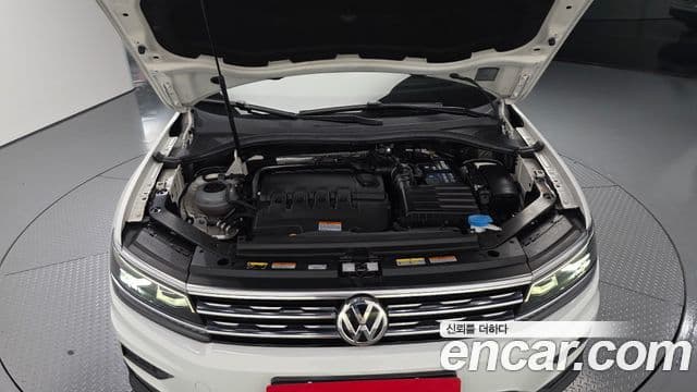Volkswagen Tiguan 2020 — ფოტო 6/20