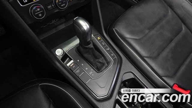Volkswagen Tiguan 2020 — ფოტო 9/20