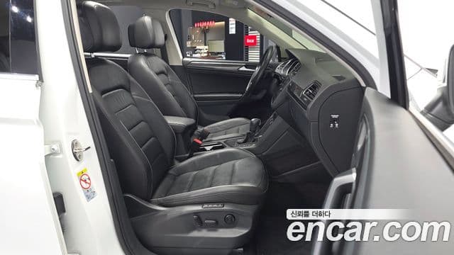 Volkswagen Tiguan 2020 — ფოტო 11/20