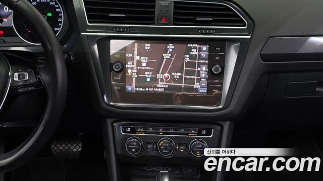 Volkswagen Tiguan 2020 — ფოტო 15/20