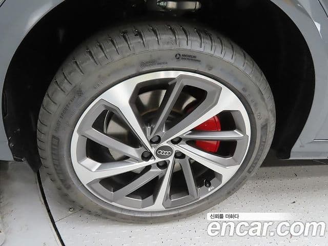 Audi Q5 2025 — ფოტო 4/20