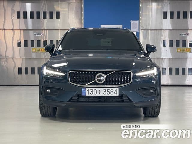 Volvo V60 Cross Country 2024 — Şəkil 2/20